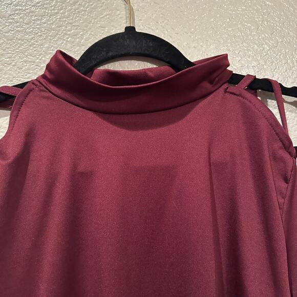 Divided lattice cold shoulder sleeve mock neck long sleeve sz L - Picture 4 of 5